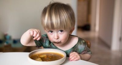 Dinh dưỡng cho trẻ trong mùa bệnh tay chân miệng