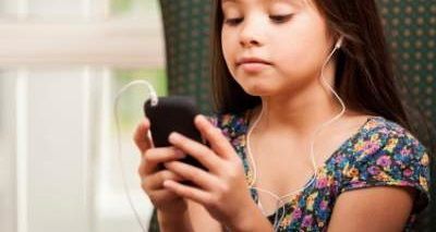 Đừng cho trẻ nhỏ sử dụng Smartphone quá nhiều!
