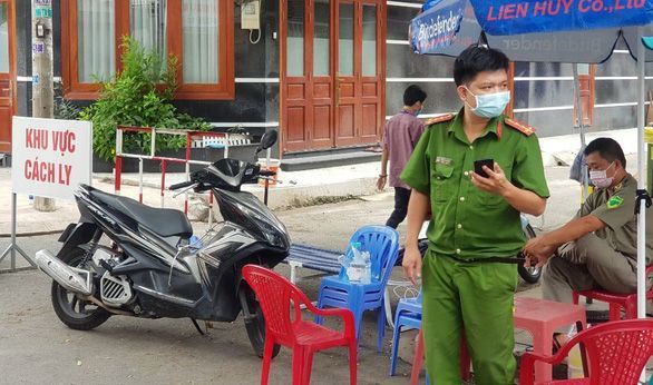 Phong tỏa 17 nhà ở quận Tân Phú vì có người tái dương tính COVID-19
