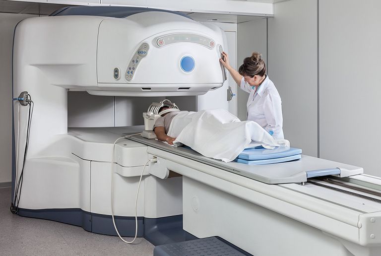 Chụp cộng hưởng từ (MRI) có ưu điểm gì? Tại sao nên chọn gói khám toàn diện, chụp MRI tại eDoctor?
