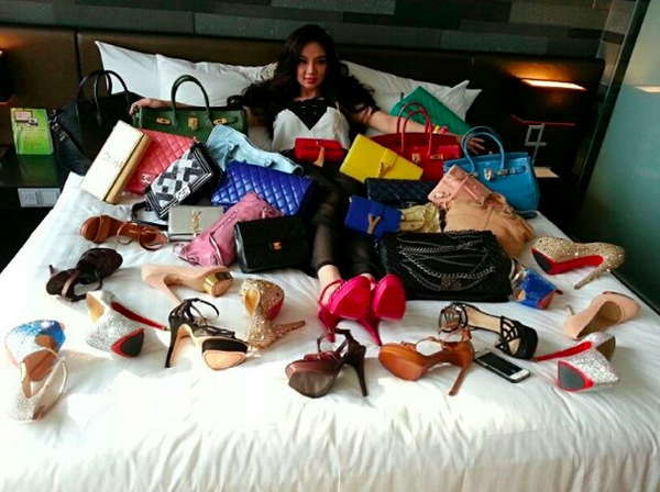 Liên tục check điện thoại là triệu chứng của người thiếu hạnh phúc