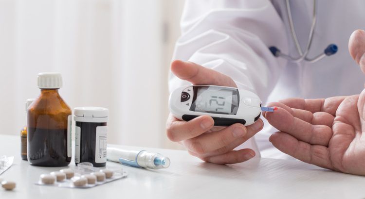 Có phải uống thuốc trước khi ăn, cùng bữa ăn hay sau ăn đều được ?