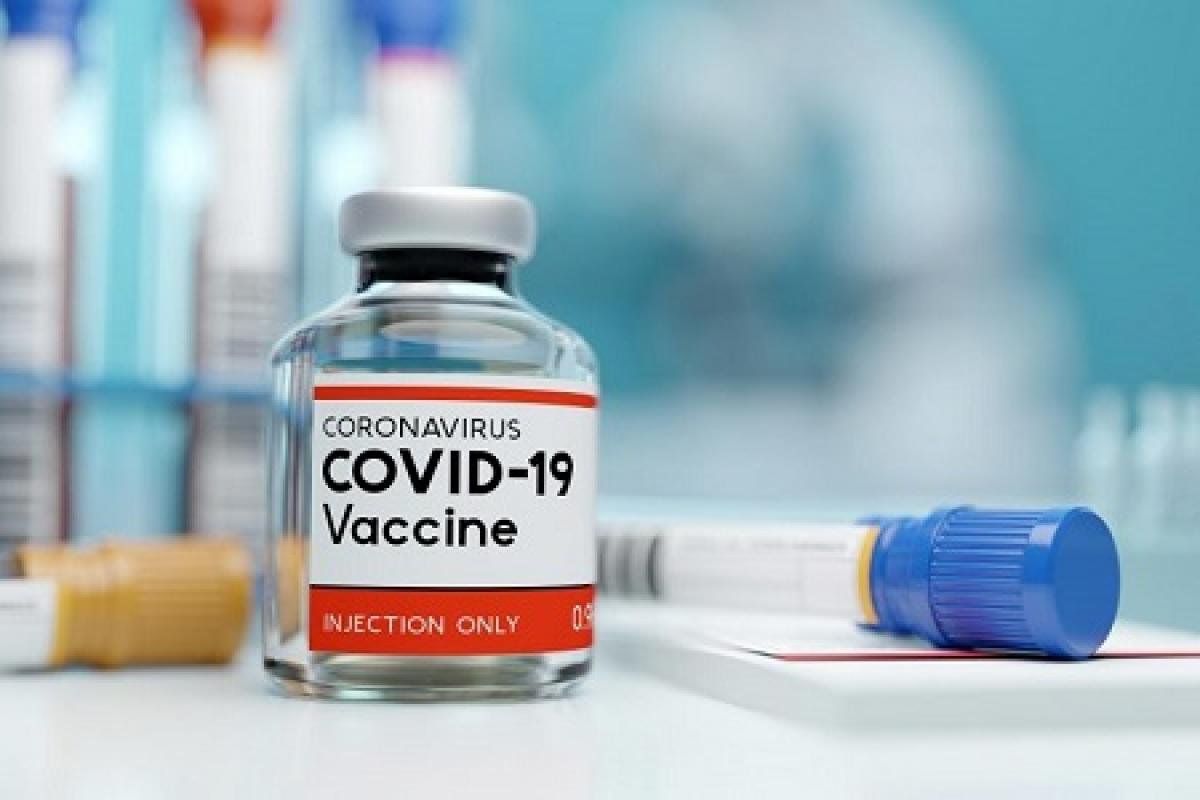 Có nên uống thuốc hạ huyết áp trước tiêm vaccine Covid-19?