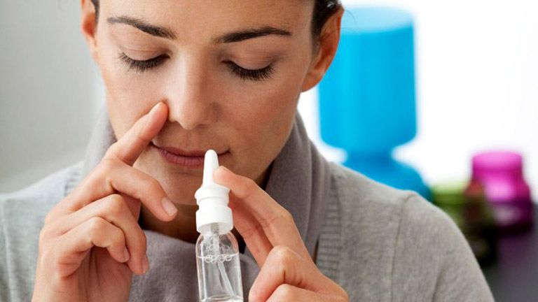 Rửa sạch mũi ngăn SARS-CoV-2 xâm nhập đường hô hấp