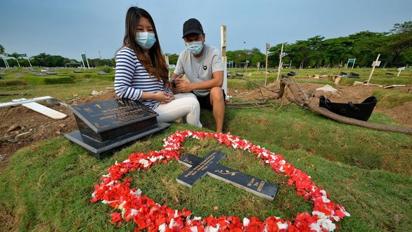 Người lớn tiêm ngừa vẫn lây COVID-19 cho trẻ