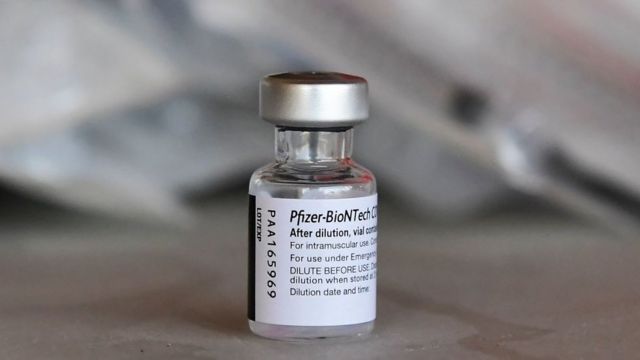 Gián đoạn tiêm vaccine Pfizer tại TP HCM, sau khi có trường hợp tử vong