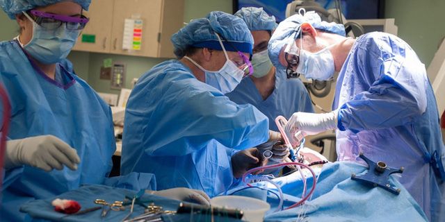 Đau đầu, mờ mắt coi chừng bị u sàn sọ não