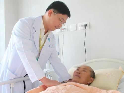 Đau đầu, mờ mắt coi chừng bị u sàn sọ não