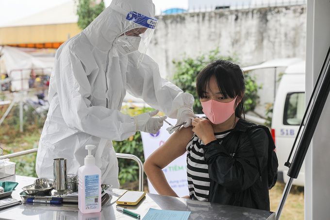 TP HCM chưa có kế hoạch tiêm vaccine phòng Covid-19 cho trẻ em