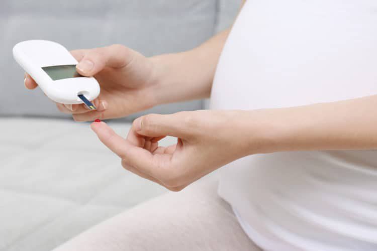 Điều trị tiểu đường thai kỳ thế nào để mẹ và bé không gặp biến chứng?