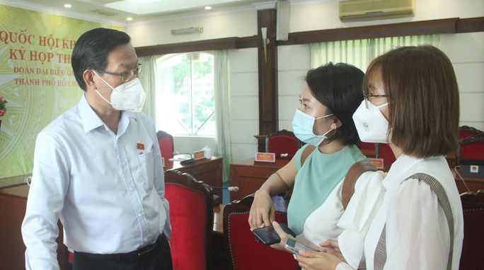 NÓNG: TP HCM đang đánh giá lại việc bán ăn uống tại chỗ!