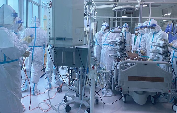 51 ngày chiến đấu Covid của thiếu niên nặng 120 kg