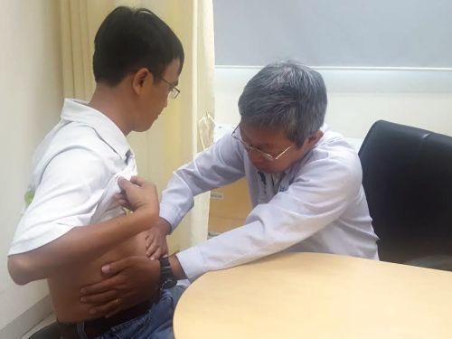 Quý ông cẩn trọng với bệnh viêm tụy do uống nhiều rượu bia 