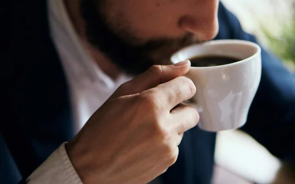 9 cách để cảm thấy tỉnh táo khi thiếu ngủ mà không cần Caffeine