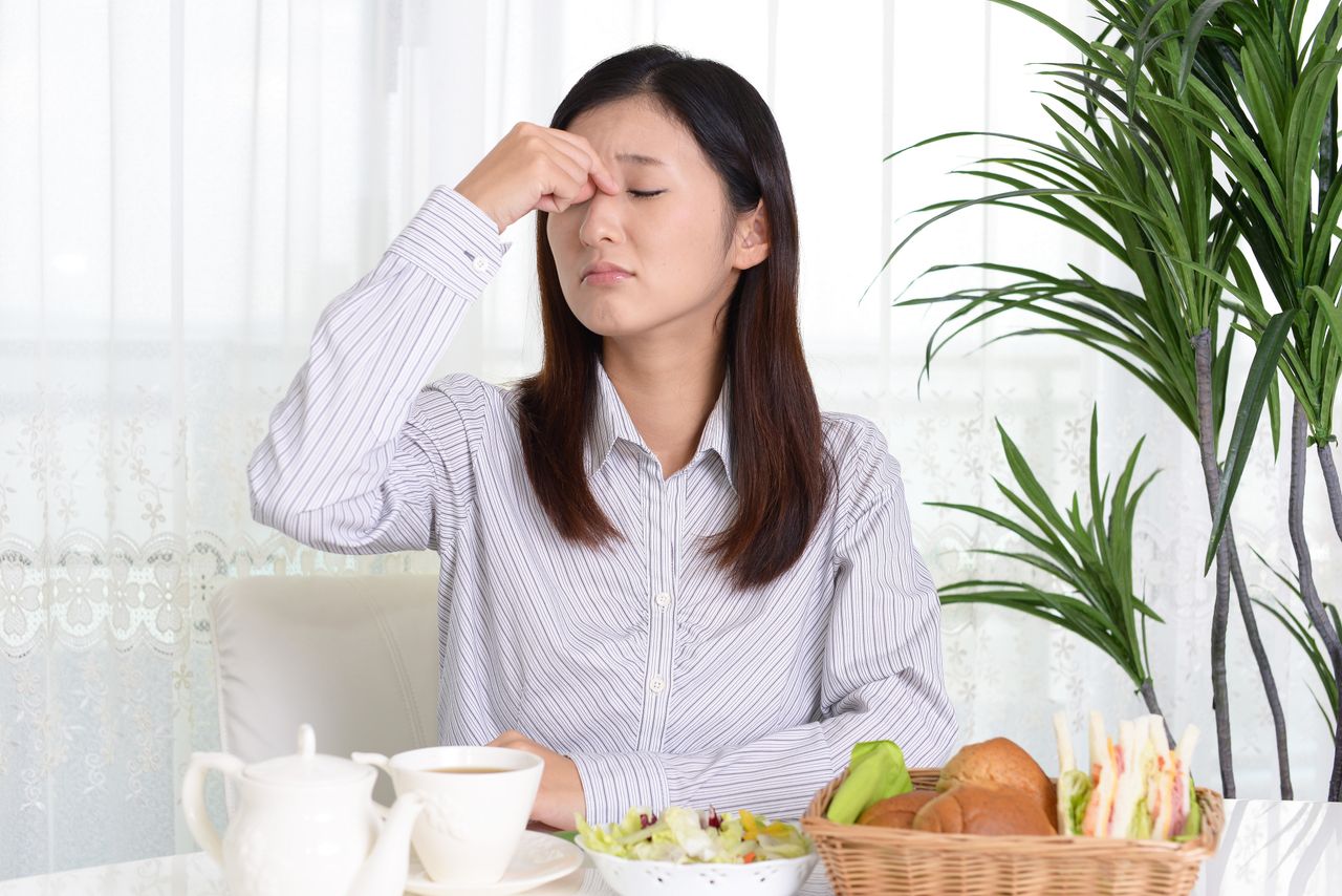 4 thói quen xấu là 'sát thủ ăn mòn xương' khiến nhiều người chưa già đã đau lưng, vai gáy