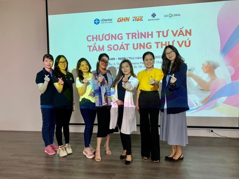 THÊM Ý NGHĨA, TRAO YÊU THƯƠNG VỚI CHƯƠNG TRÌNH TƯ VẤN TẦM SOÁT UNG THƯ VÚ NGÀY 20/10 