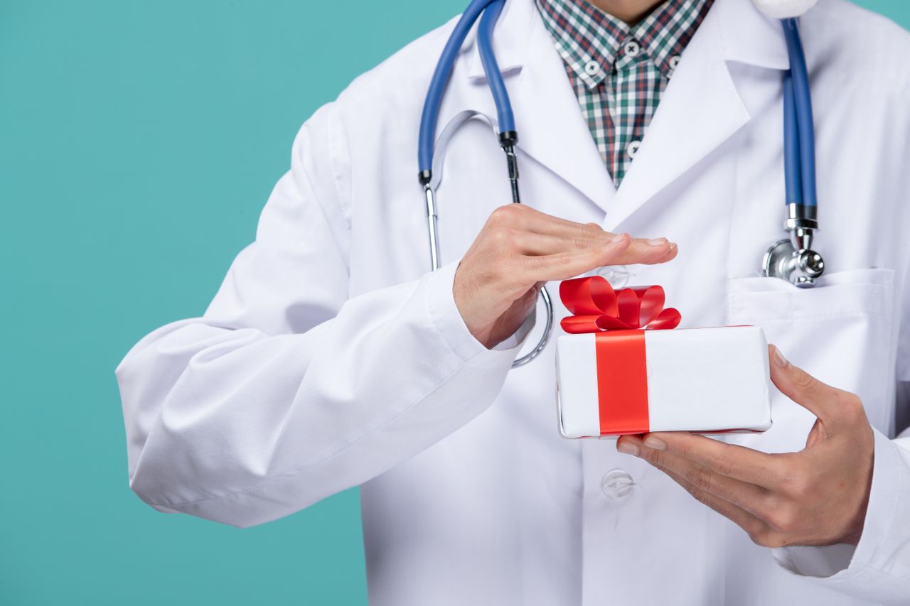 NGÀY HỘI SỨC KHỎE:  BÁC SĨ TƯ VẤN MIỄN PHÍ - MÓN QUÀ Ý NGHĨA NHÂN NGÀY GIA ĐÌNH VIỆT NAM